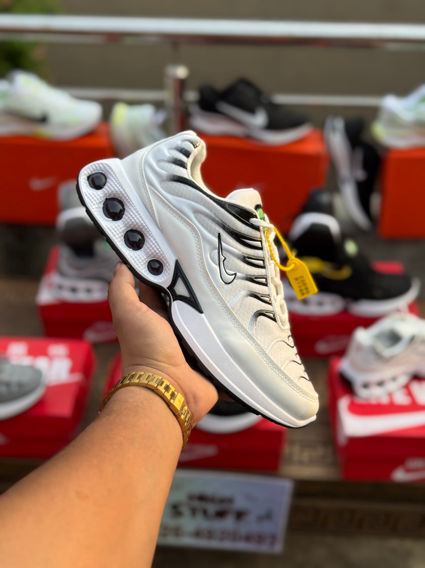 Air Plus Max Sneaker