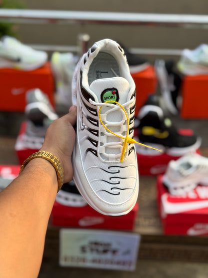 Air Plus Max Sneaker