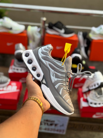 Air Plus Max Sneaker
