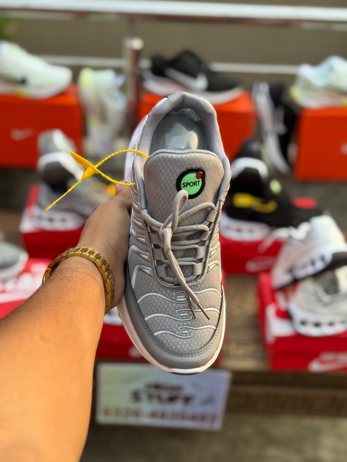 Air Plus Max Sneaker