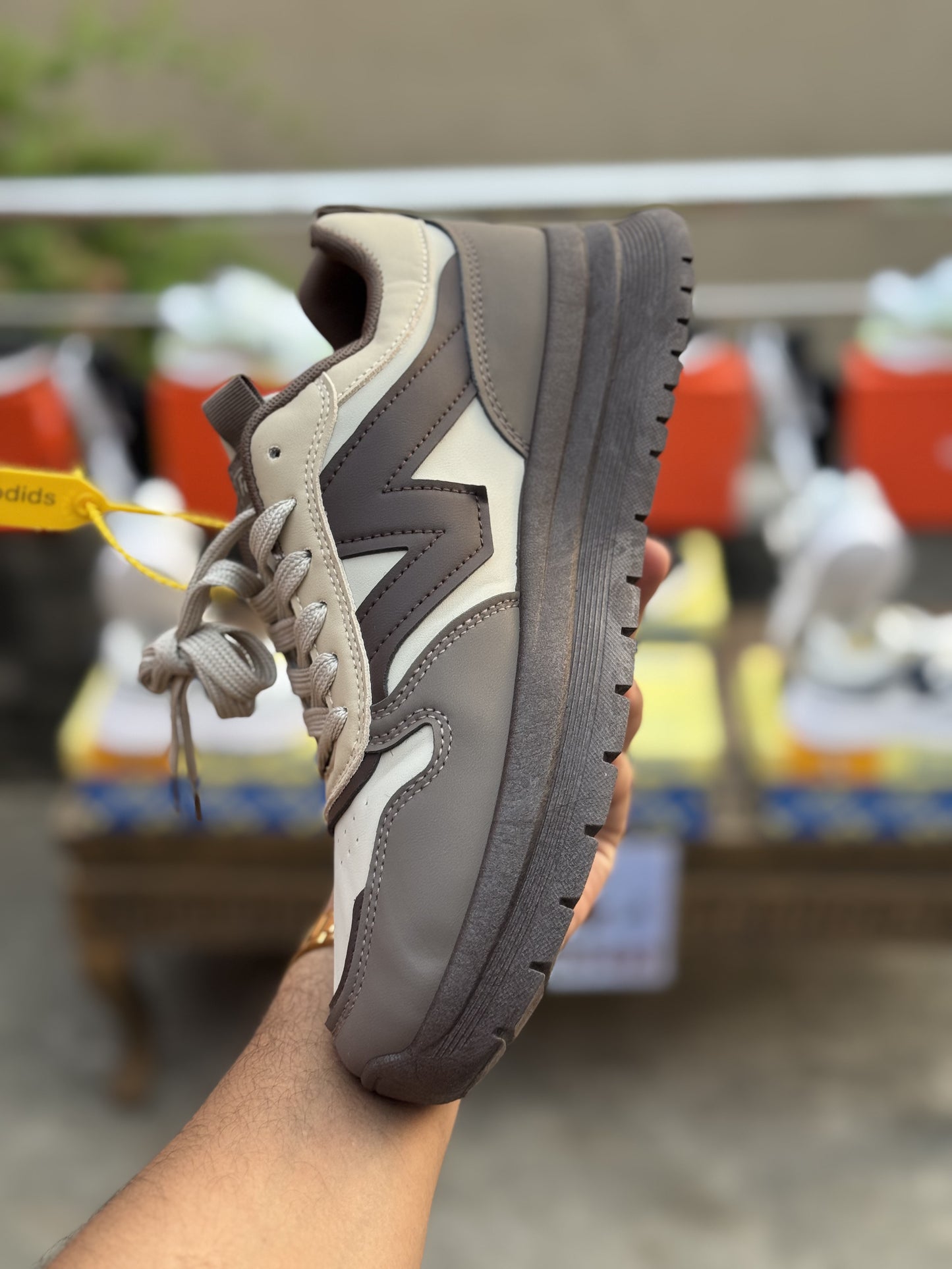 Sneaker 327